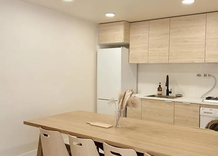 Peaceful 3br Near Miasageroi Stn 서울특별시