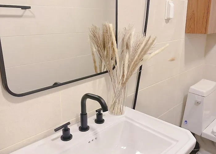 Peaceful 3br Near Miasageroi Stn 아파트